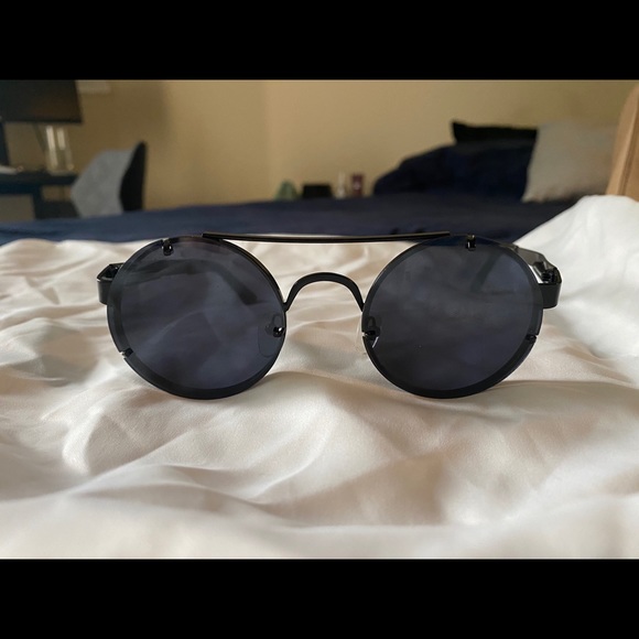 Accessories - Sunglasses